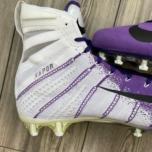 NIKE Vapor Untouchable 3 Elite Football Cleats in White
Purple | Size 16 | NWOT - Picture 10 of 13